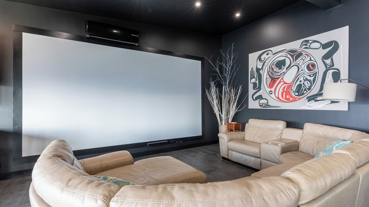 Photo of Livingroom in Anglemont