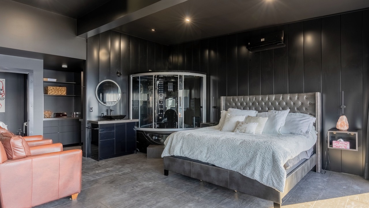 Photo of Bedroom in Anglemont
