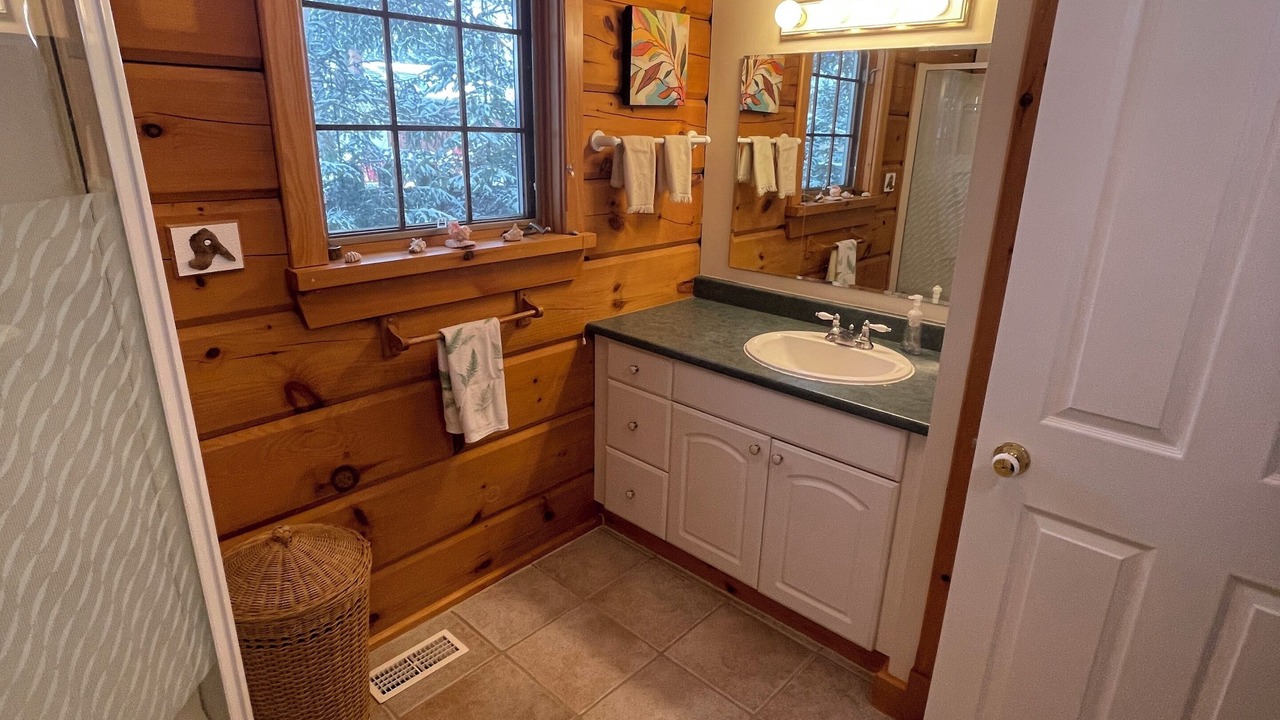 Photo of Bathroom in Middlesex Centre