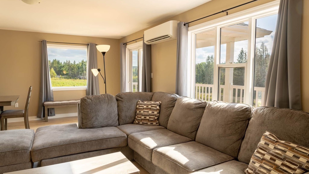 Photo of Livingroom in Charlotte's Shore