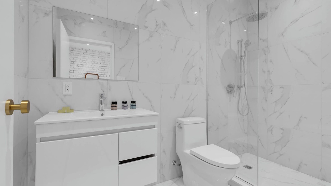 Photo of Bathroom in Cite Multimedia