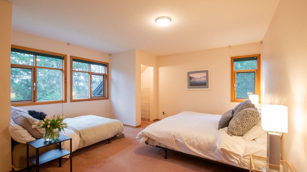 Photo of Bedroom in Bowen Island