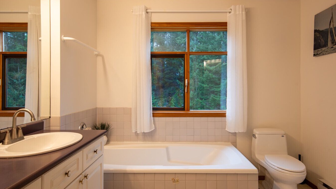 Photo of Bathroom in Bowen Island