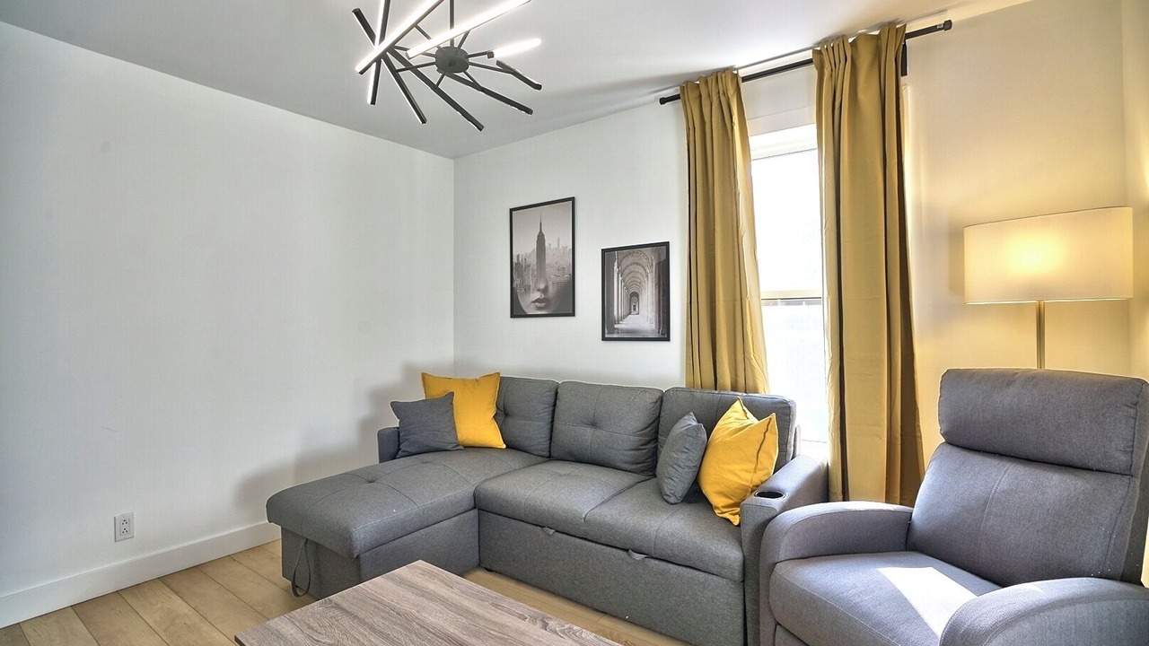Photo of Livingroom in Sherbrooke