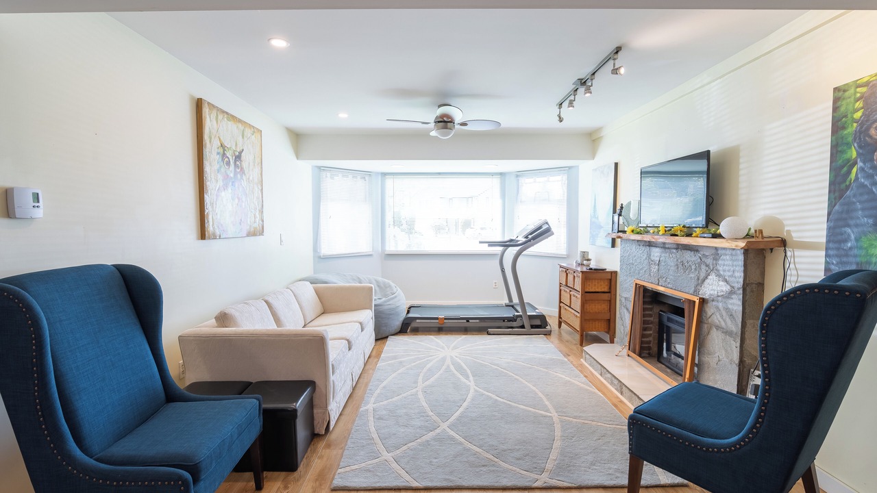 Photo of Livingroom in Walnut Grove