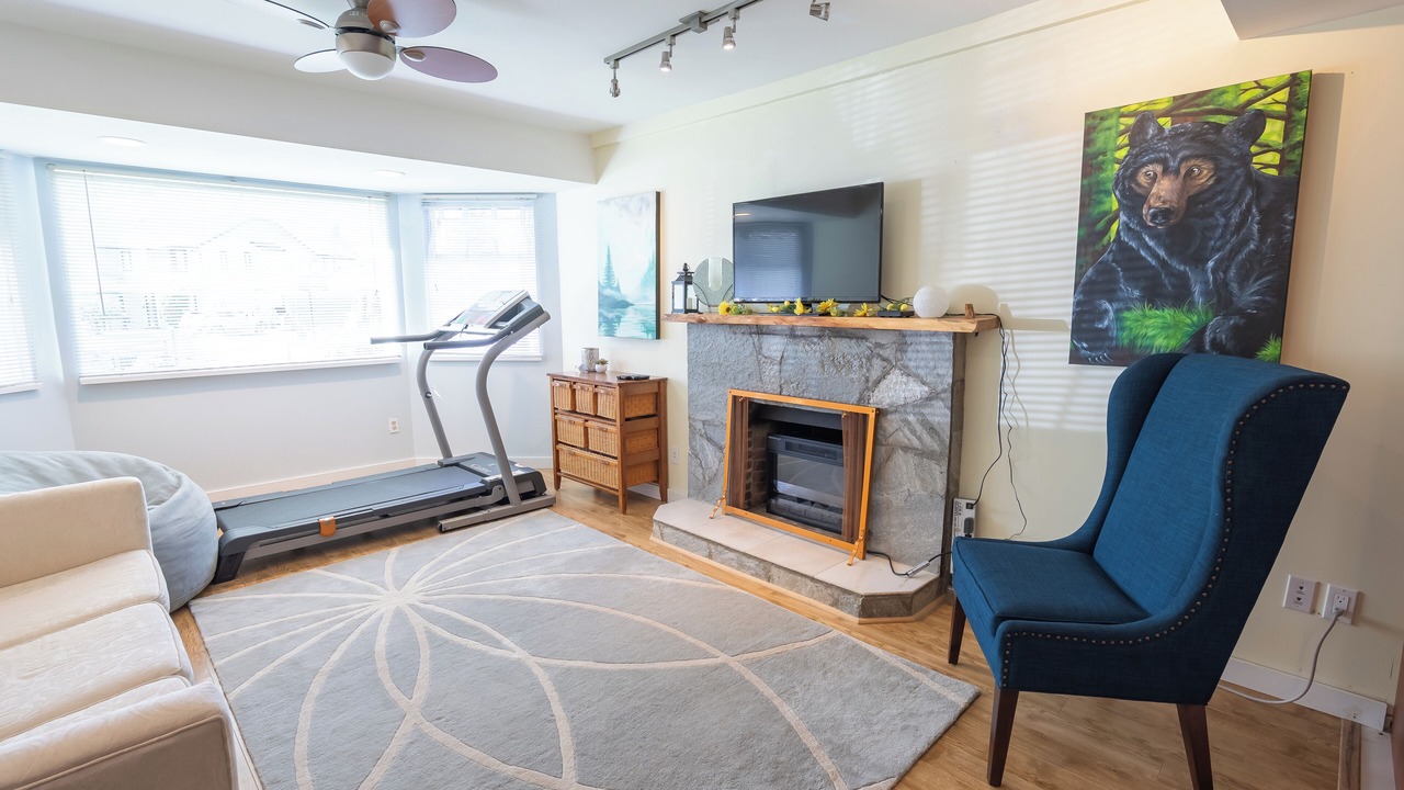 Photo of Livingroom in Walnut Grove