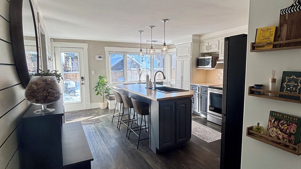 Photo of Kitchen in Queens Square