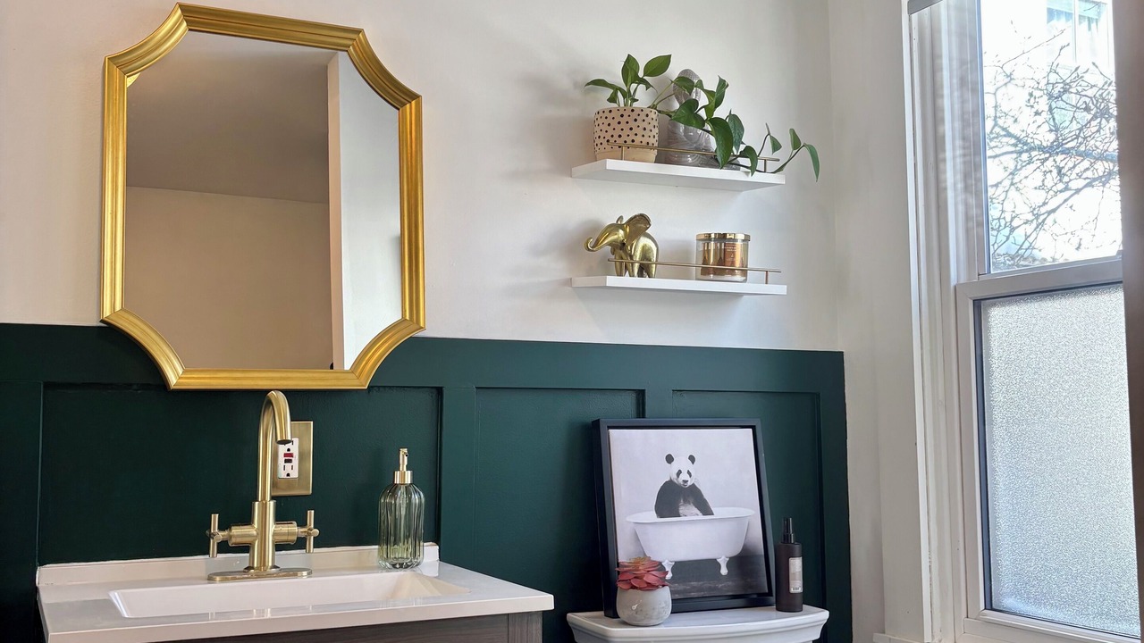 Photo of Bathroom in Queens Square
