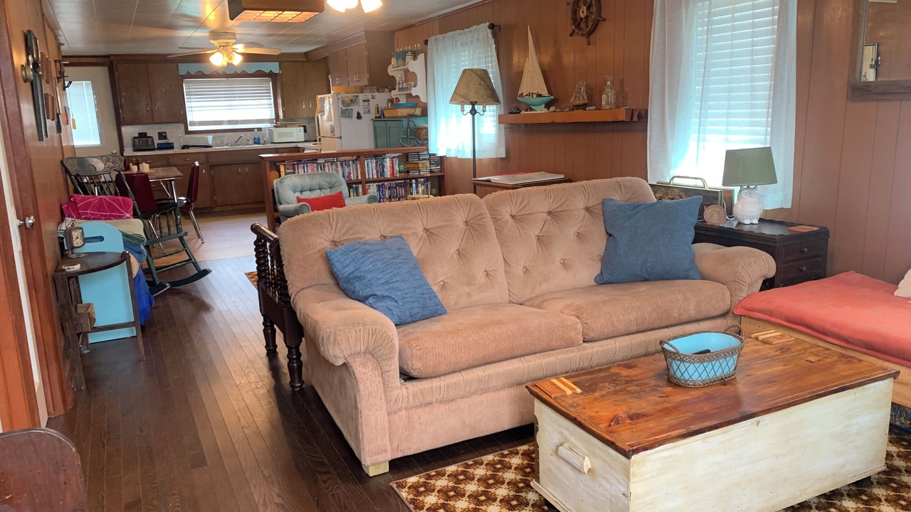 Photo of Livingroom in Long Point
