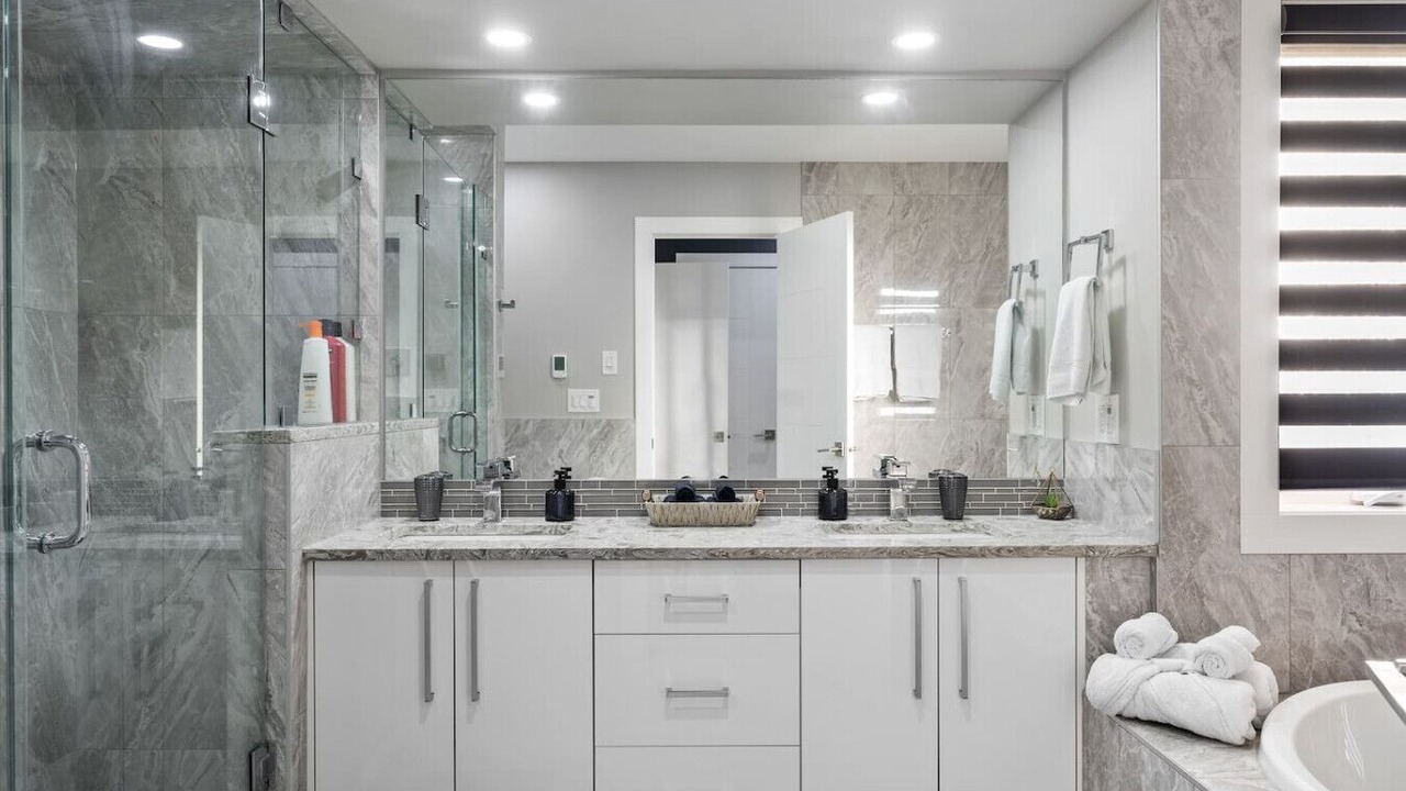 Photo of Bathroom in Lower Mount Royal