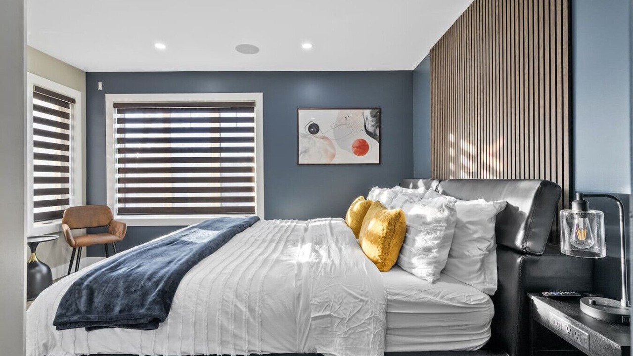 Photo of Bedroom in Lower Mount Royal