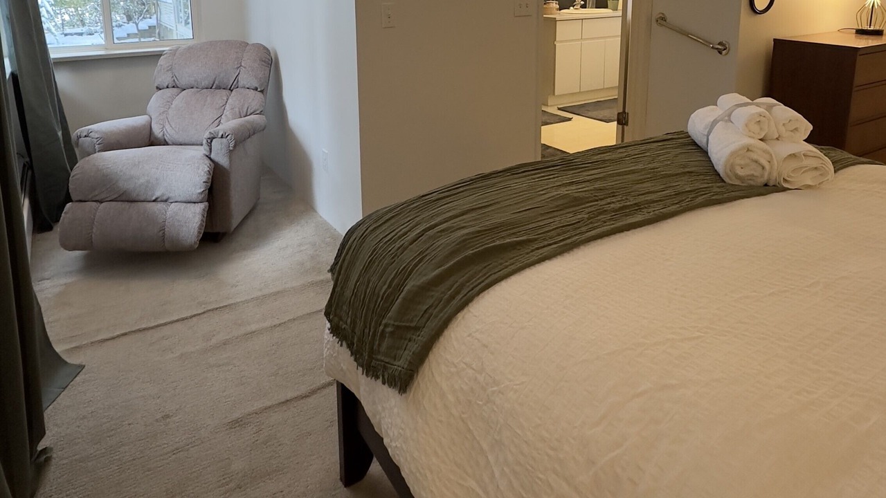 Photo of Bedroom in Hollyburn