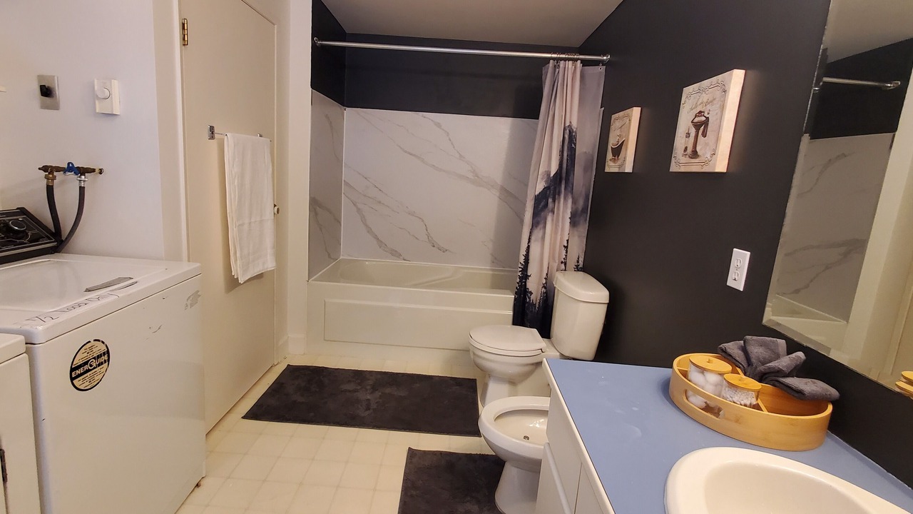 Photo of Bathroom in Hollyburn