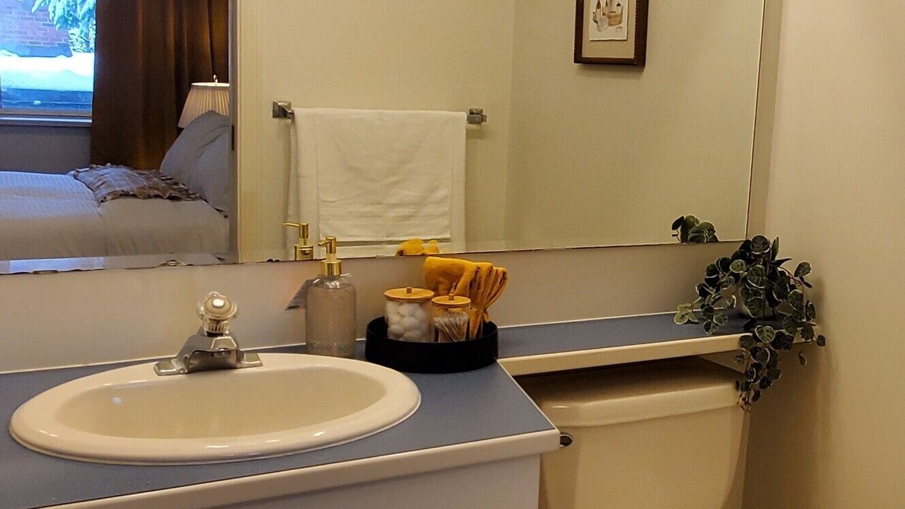Photo of Bathroom in Hollyburn