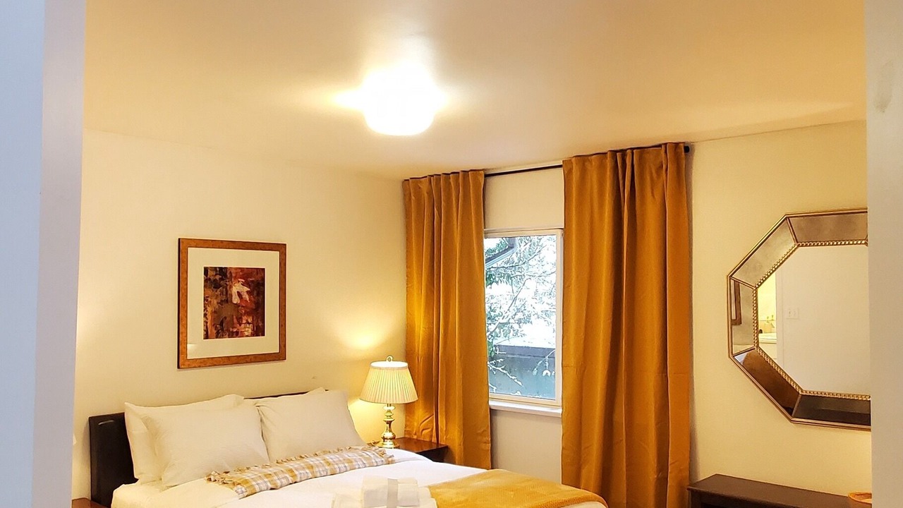 Photo of Bedroom in Hollyburn