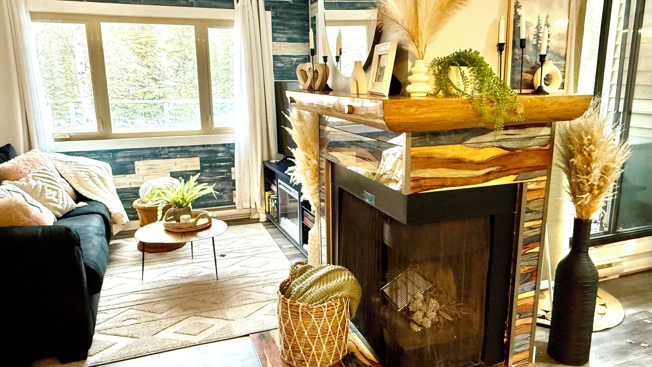 Photo of Livingroom in East Kootenay