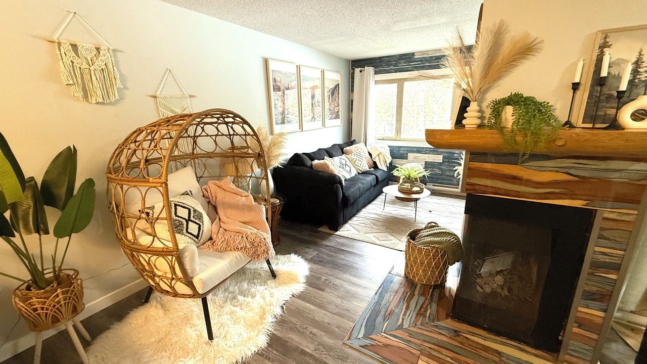 Photo of Livingroom in East Kootenay
