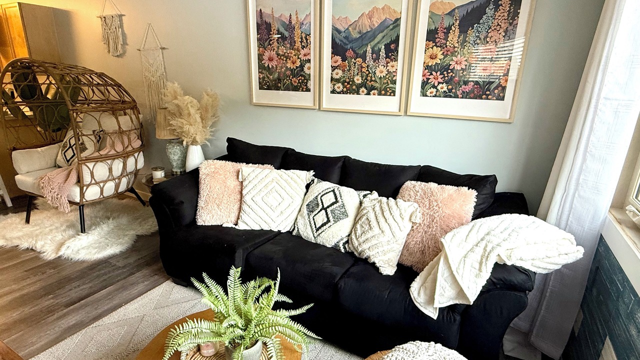 Photo of Livingroom in East Kootenay