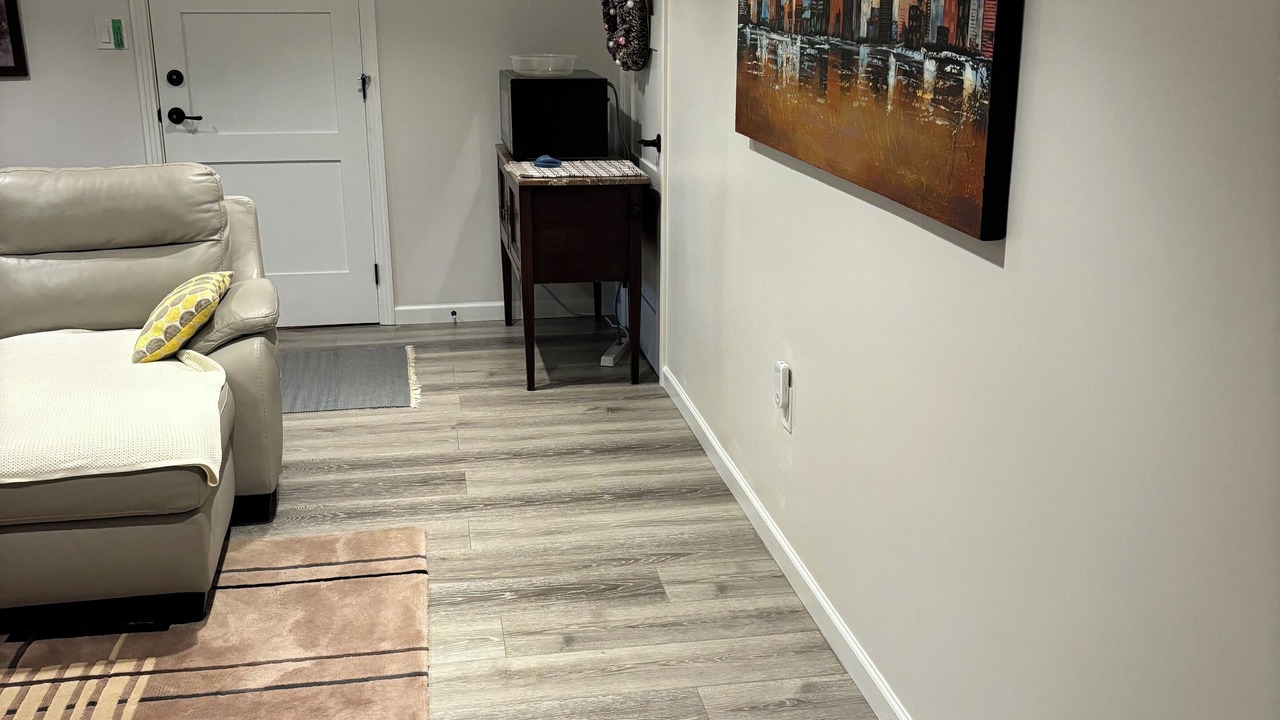 Photo of Livingroom in Brentwood Bay