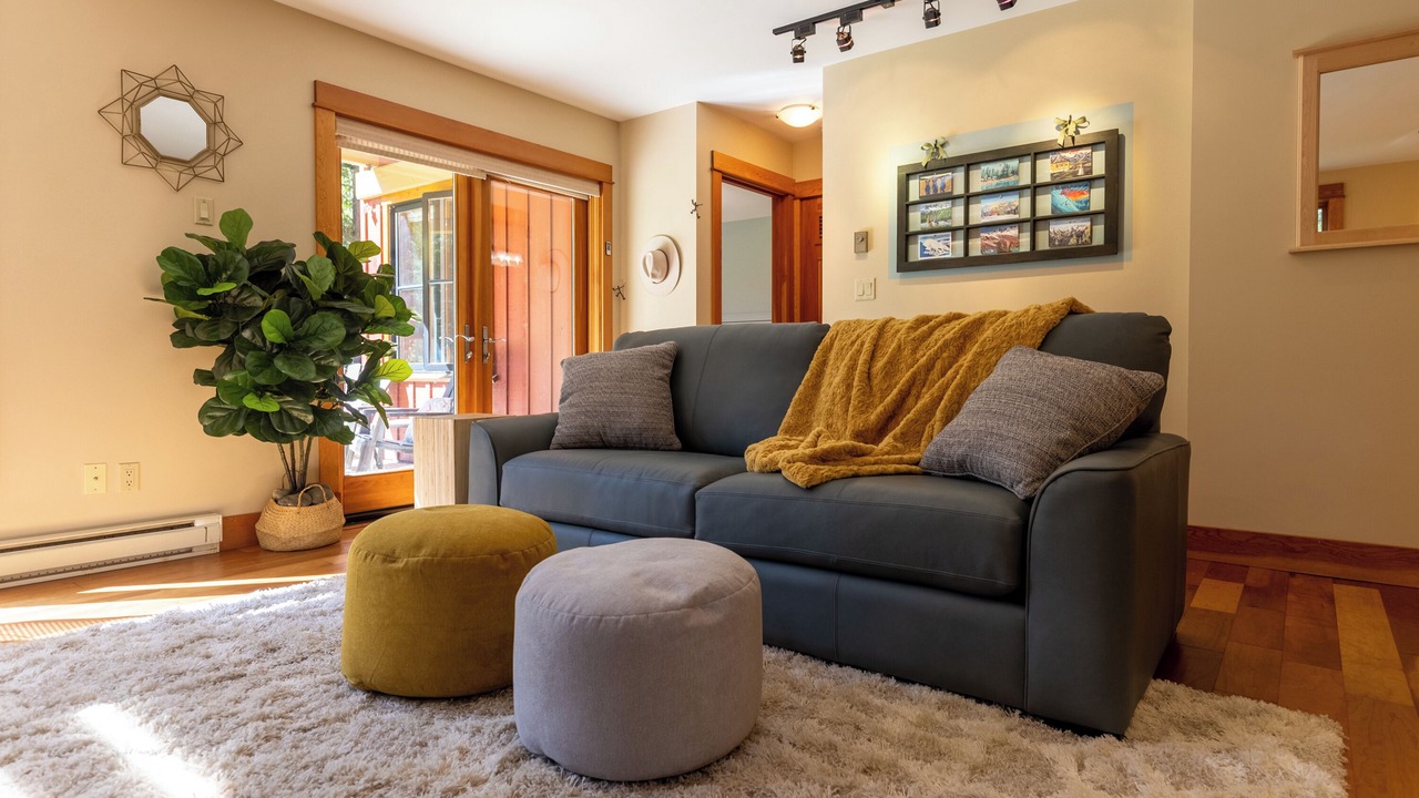 Photo of Livingroom in East Kootenay