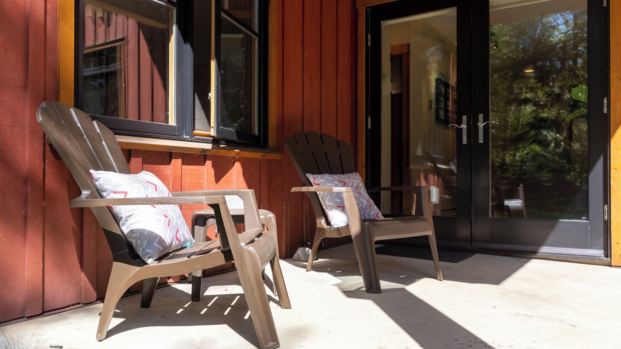 Photo of Patio Balcony in East Kootenay