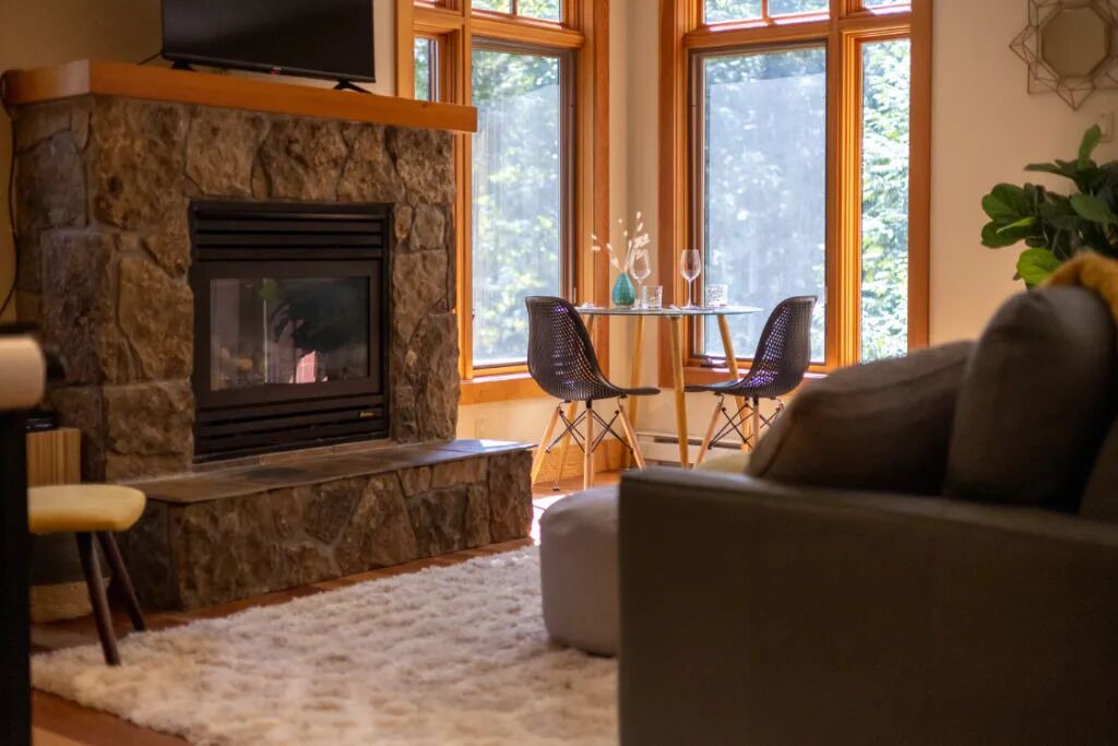 Photo of Livingroom in East Kootenay