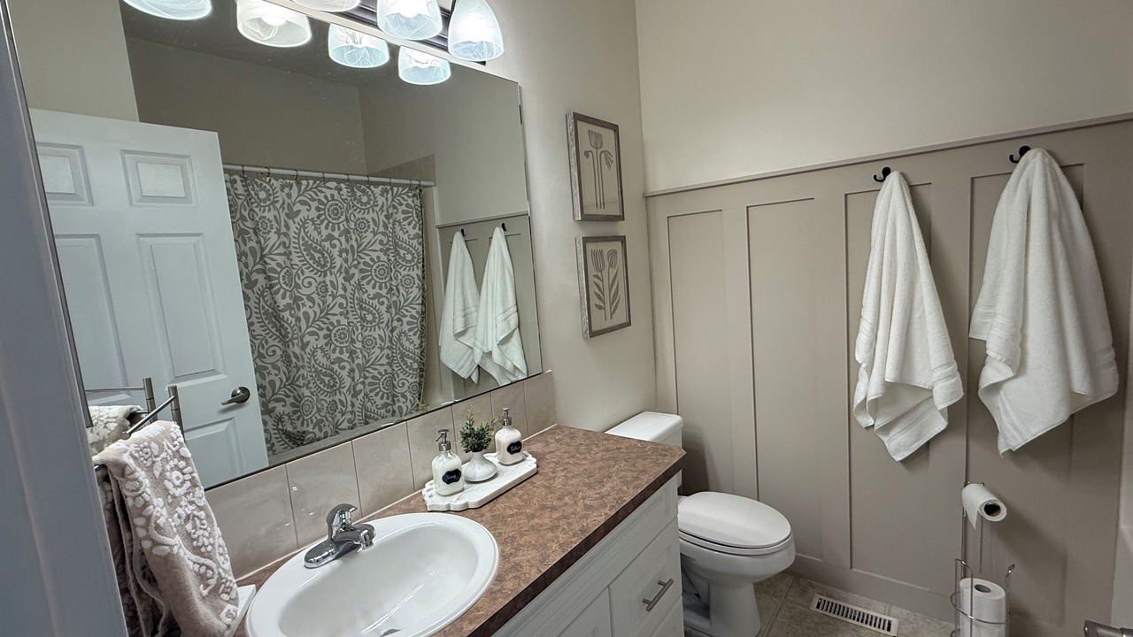 Photo of Bathroom in Redcliff