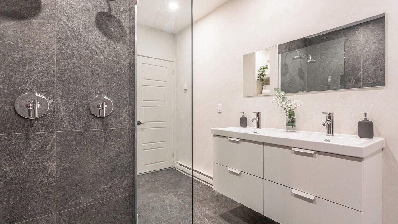Photo of Bathroom in Hochelaga-Maisonneuve