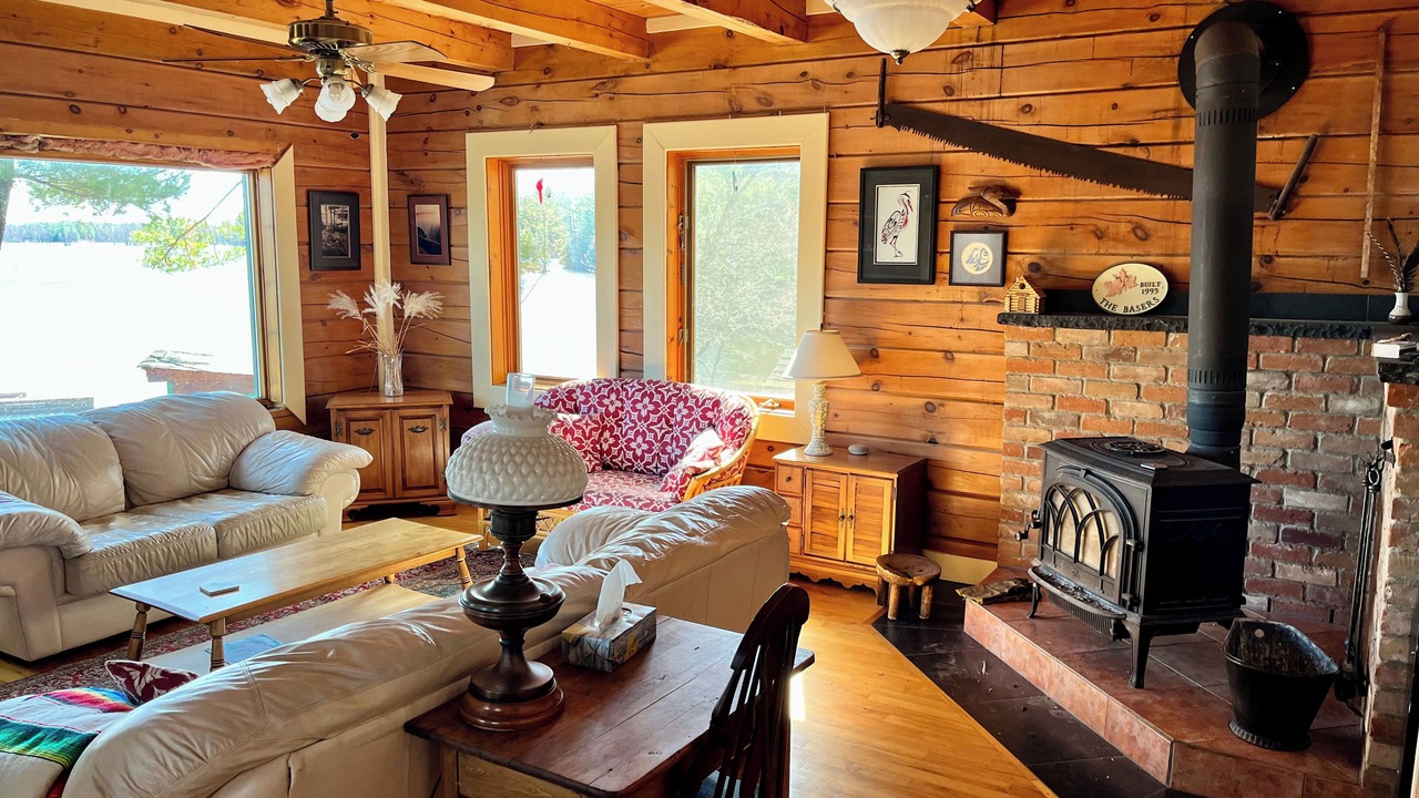 Photo of Livingroom in Pontiac