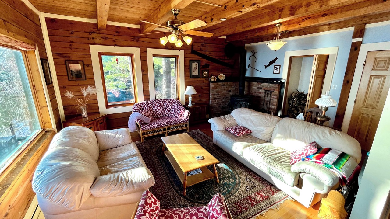 Photo of Livingroom in Pontiac