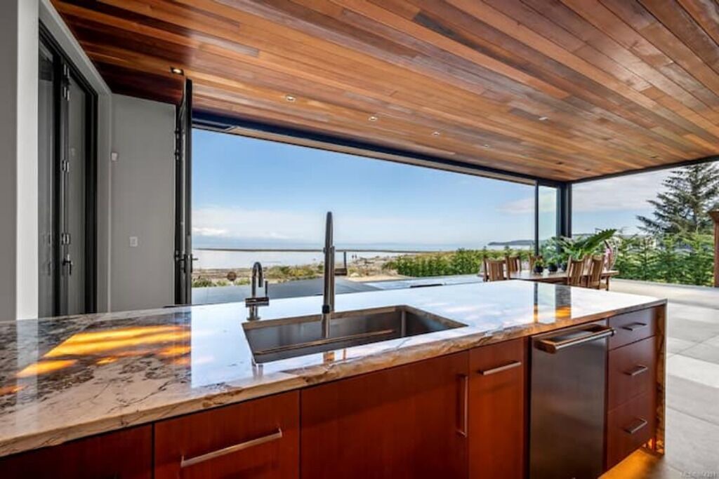 Photo of Kitchen in Saratoga Beach
