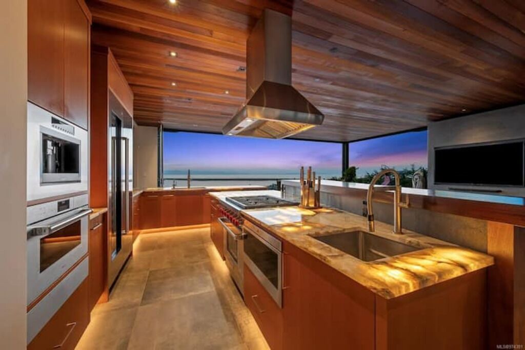 Photo of Kitchen in Saratoga Beach