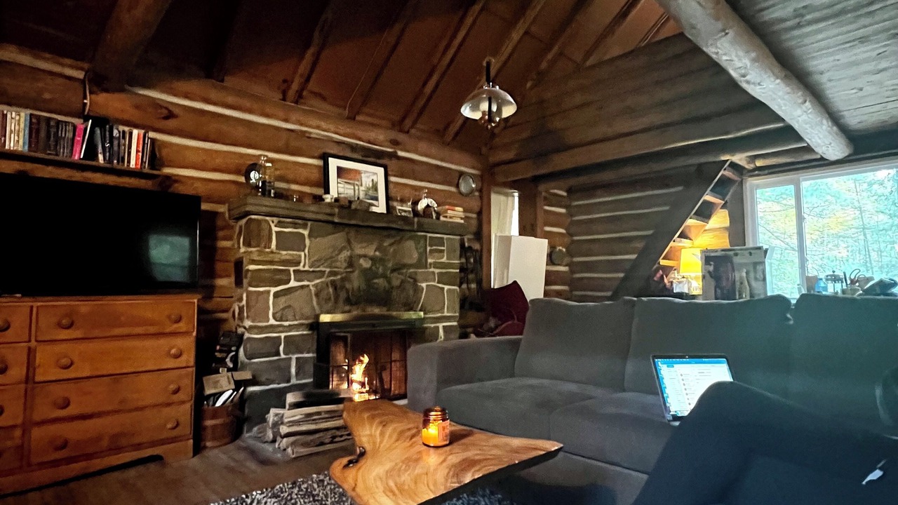 Photo of Livingroom in Baysville