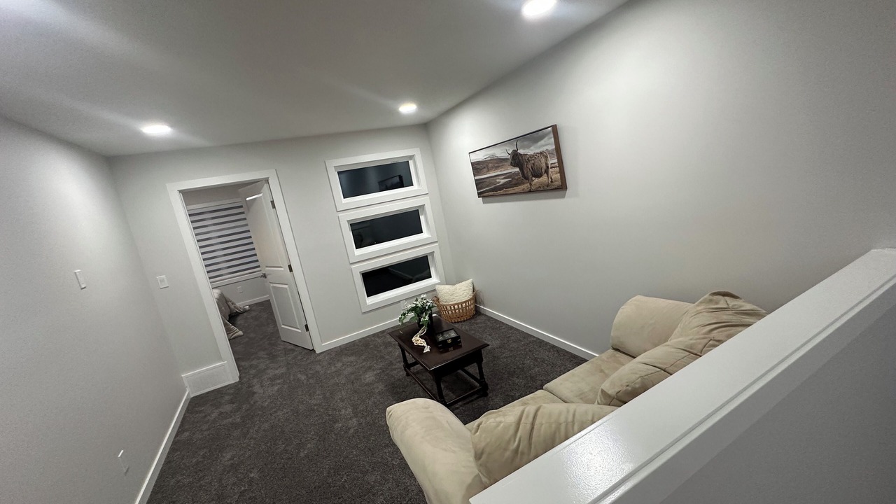 Photo of Livingroom in Southeast Edmonton