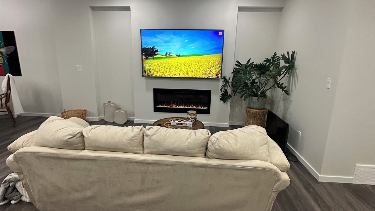 Photo of Livingroom in Southeast Edmonton