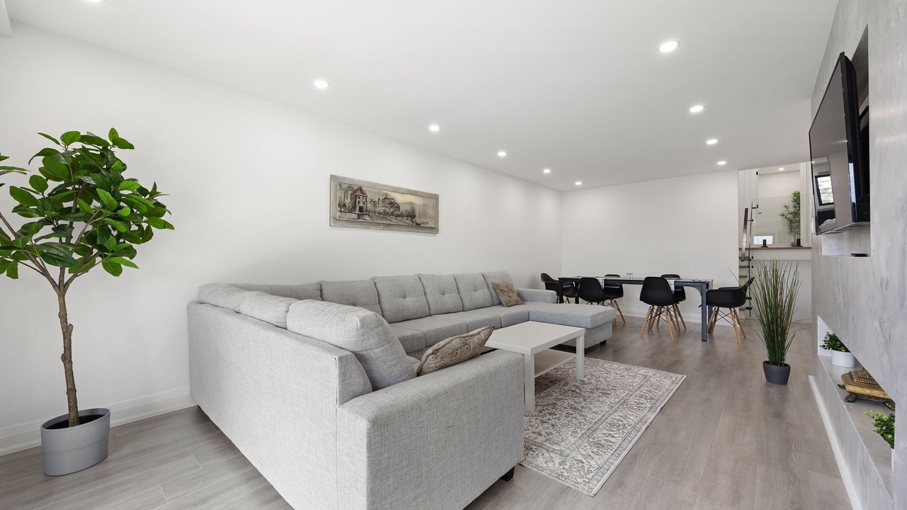 Photo of Livingroom in Jane and Finch