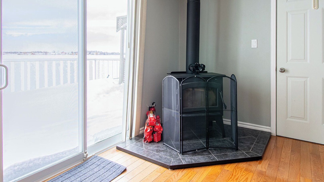 Photo of Livingroom in Scugog