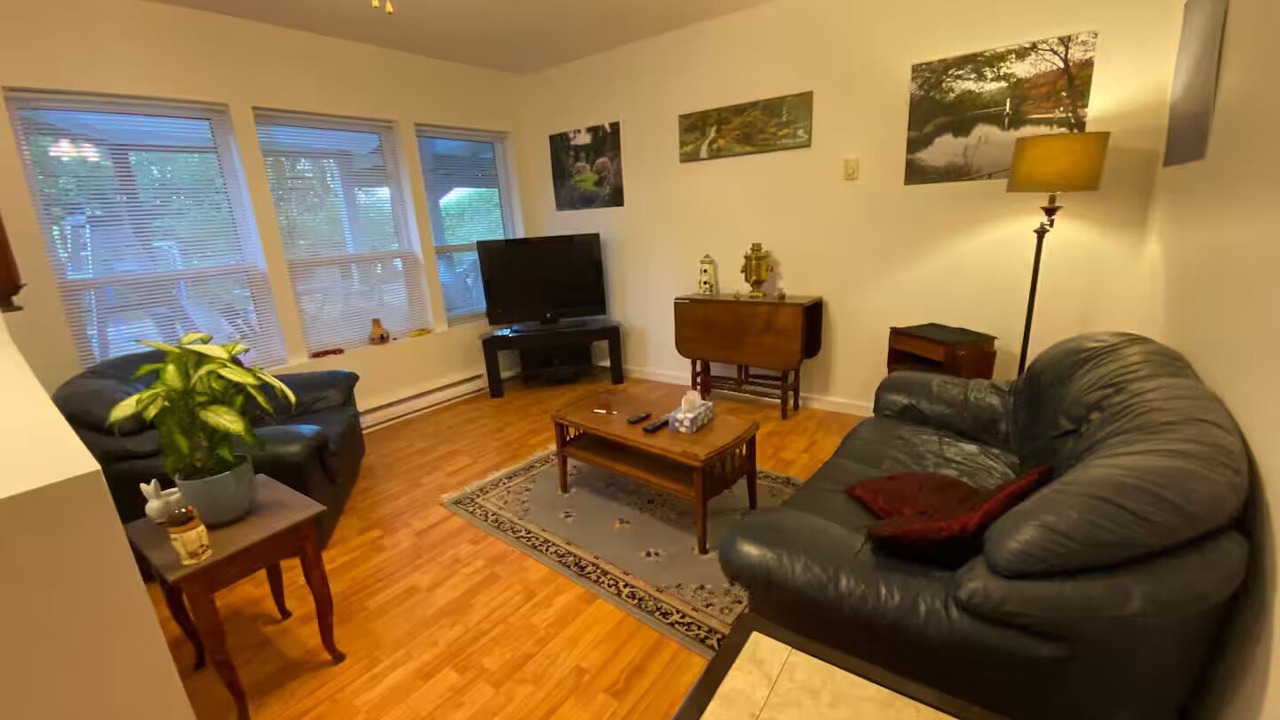 Photo of Livingroom in Cowichan Bay
