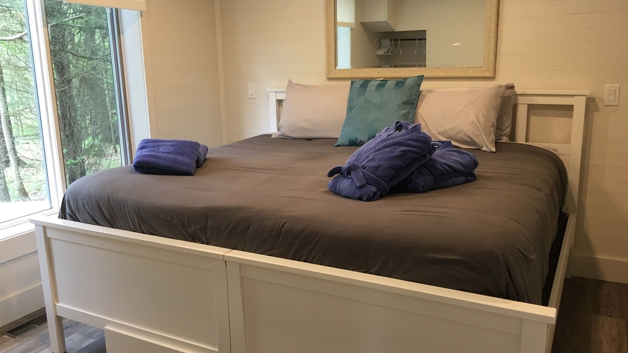 Photo of Bedroom in Lansdowne