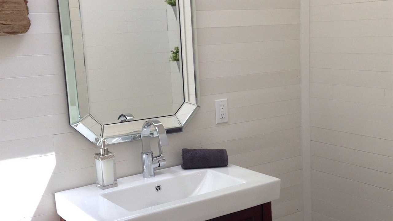 Photo of Bathroom in Lansdowne