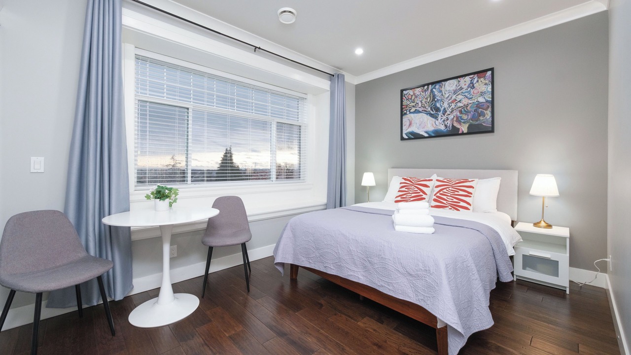 Photo of Bedroom in Sunset