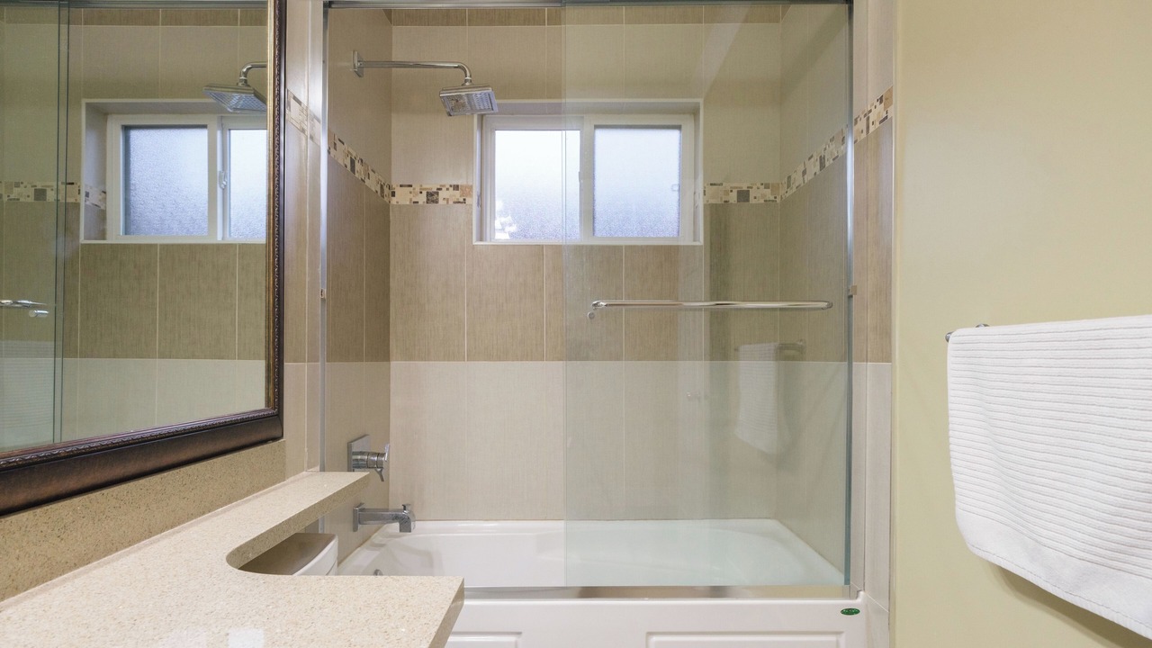Photo of Bathroom in Sunset