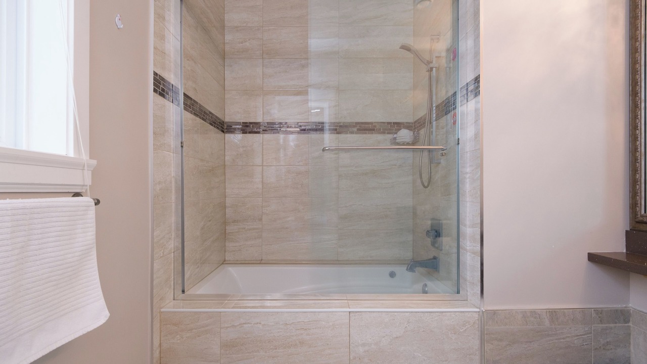 Photo of Bathroom in Sunset