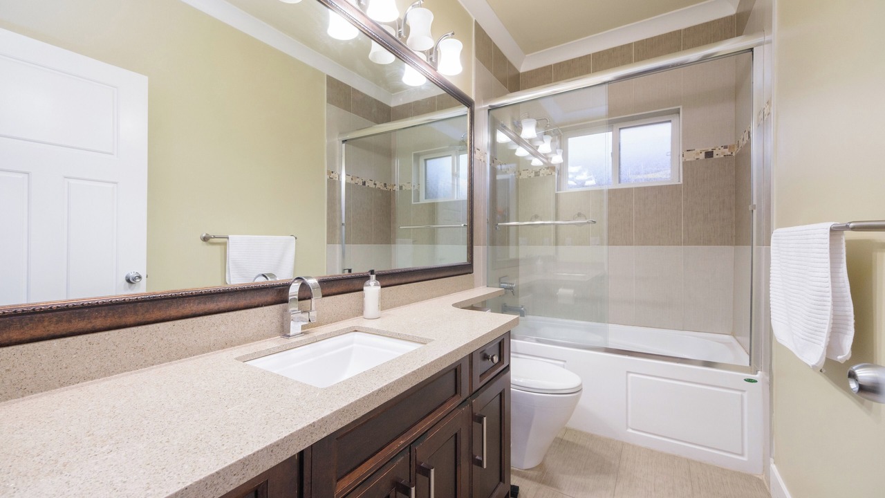 Photo of Bathroom in Sunset
