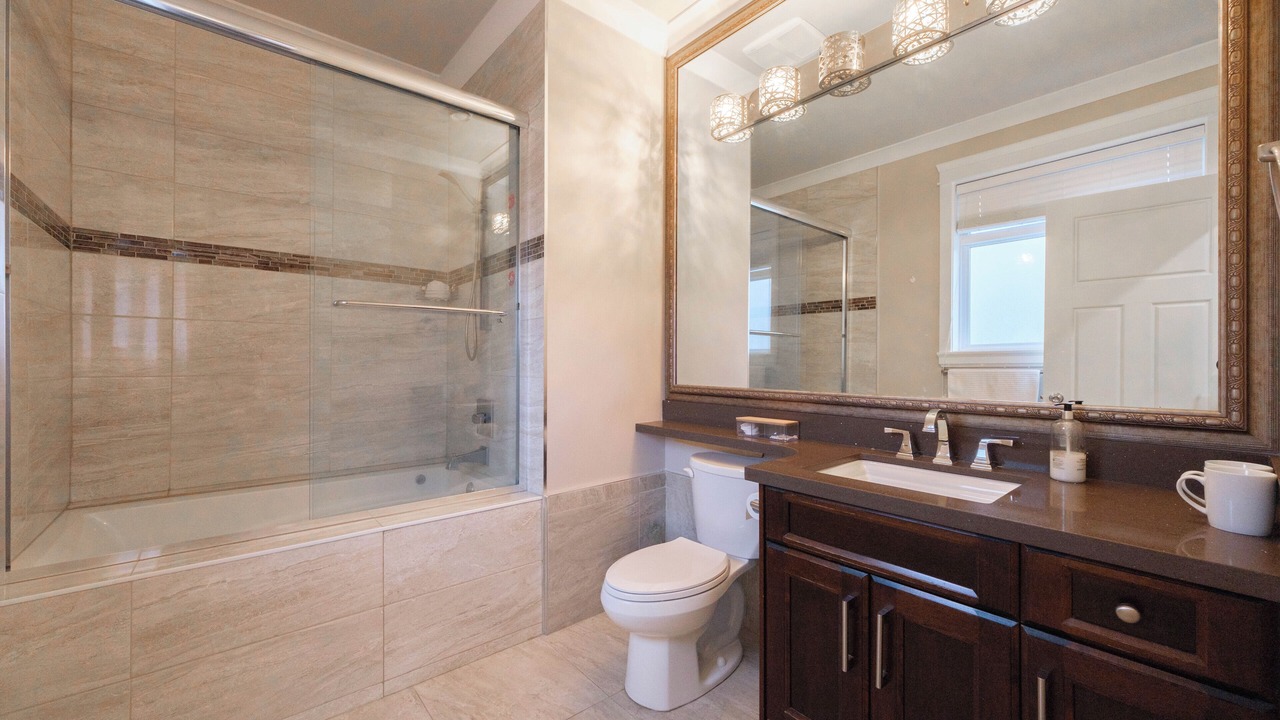 Photo of Bathroom in Sunset