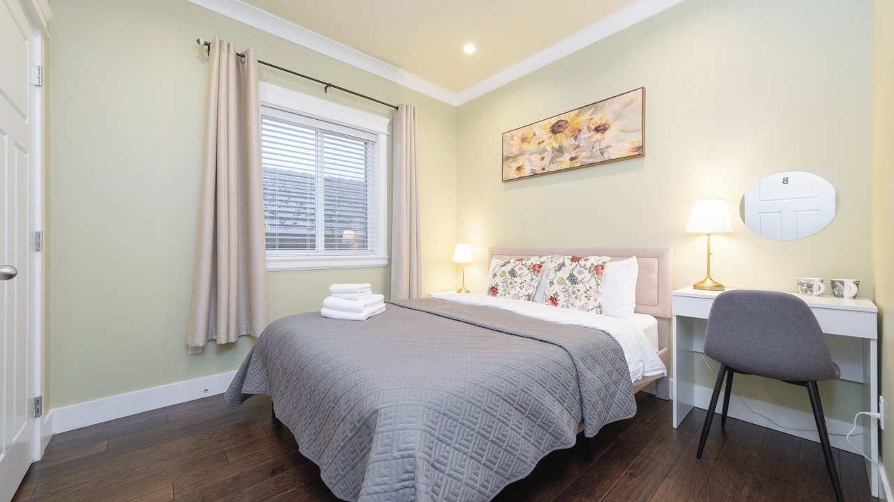Photo of Bedroom in Sunset