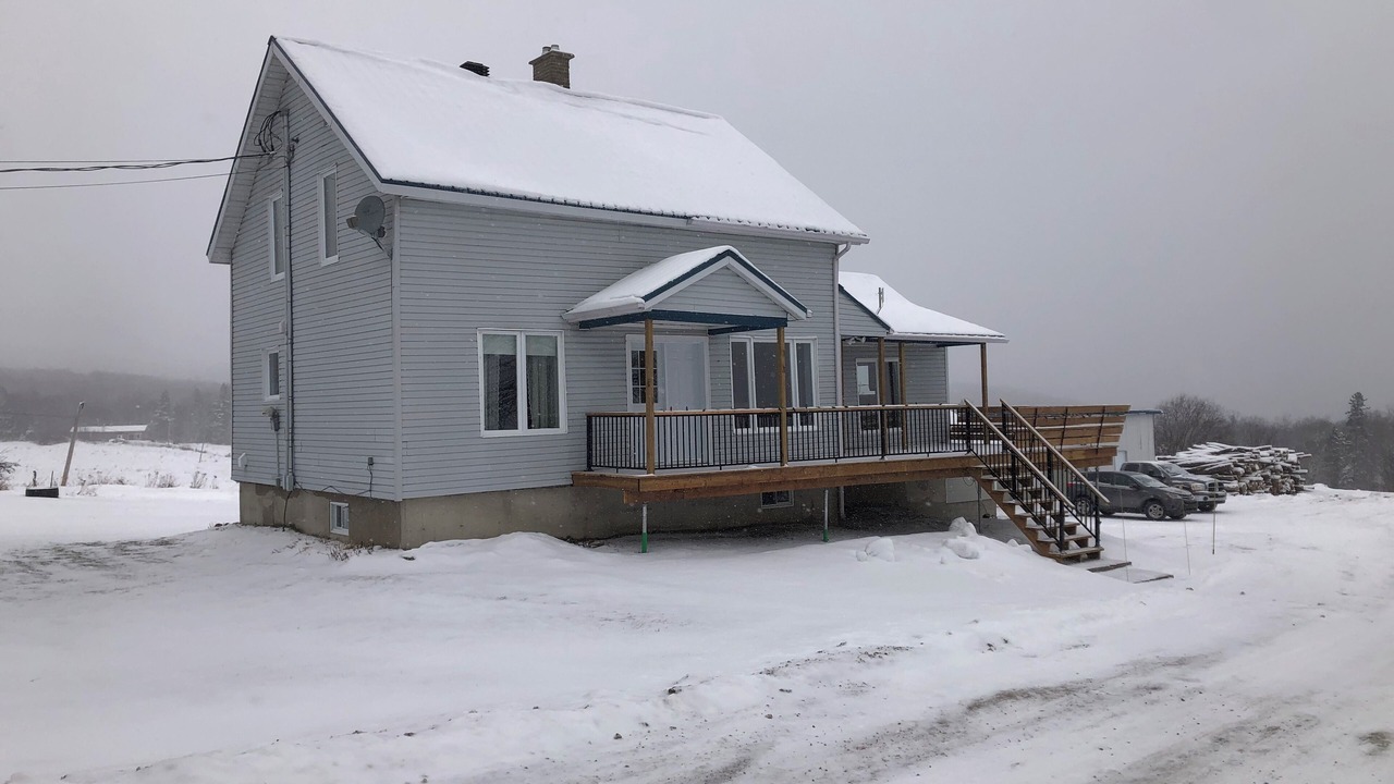 Photo of Outdoor in Saint-Pierre-de-Broughton