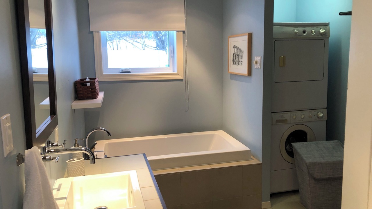 Photo of Bathroom in Saint-Pierre-de-Broughton