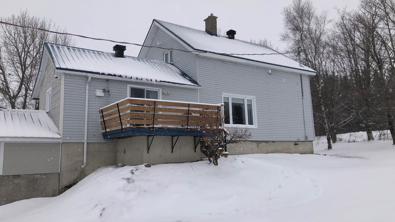 Photo of Outdoor in Saint-Pierre-de-Broughton