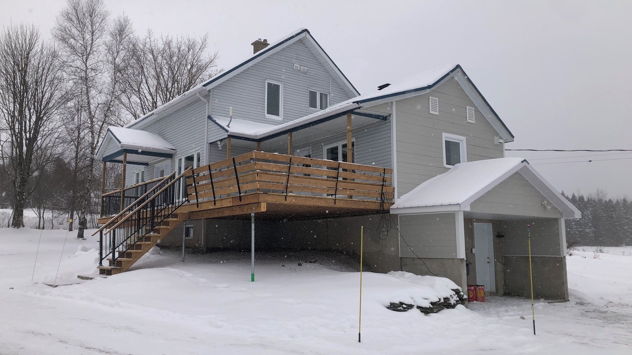 Photo of Outdoor in Saint-Pierre-de-Broughton